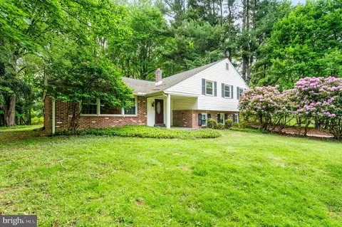 130 Sweigart Ln, Aston, PA 19014