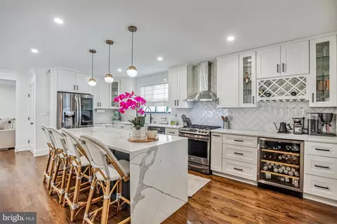 25 W Turnbull Ave, Havertown, PA 19083