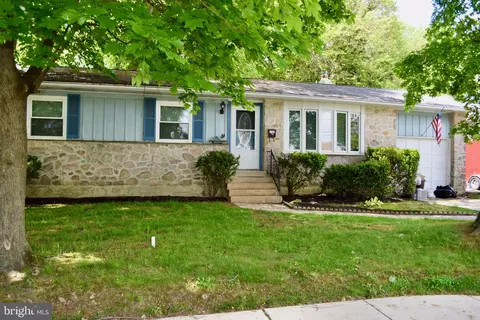 637 Hutchinson Ter, Holmes, PA 19043