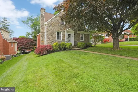 918 Edgewood Dr, Springfield, PA 19064