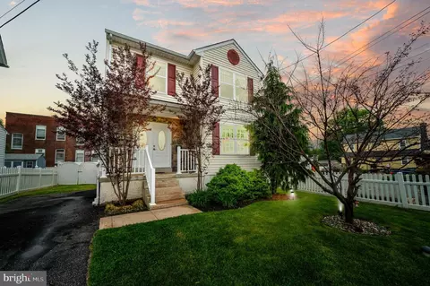 609 Folsom Ave, Folsom, PA 19033