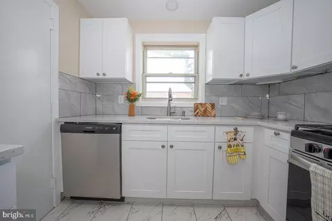 426 W Wayne Ave, Aldan, PA 19018