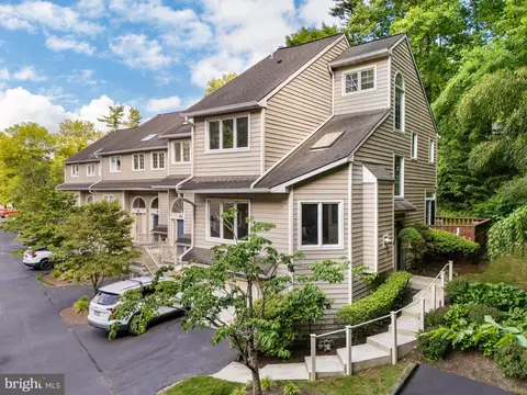 440 Wooded Way, Newtown Square, PA 19073