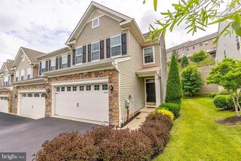 211 Clermont Dr, Newtown Square, PA 19073