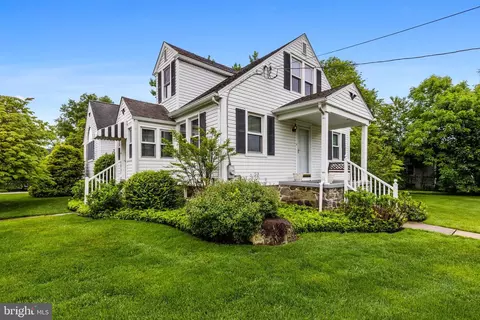 201 2nd Ave, Newtown Square, PA 19073