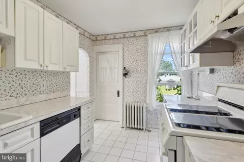 214 E Leamy Ave, Springfield, PA 19064 photo 17