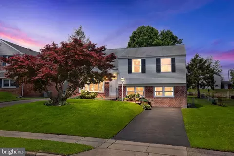 408 Melvin Dr, Brookhaven, PA 19015