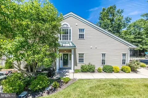 57 Dresner Cir, Marcus Hook, PA 19061 photo 2