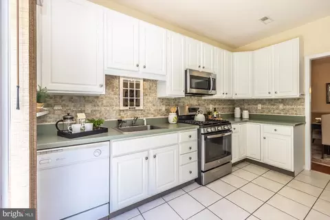 57 Dresner Cir, Marcus Hook, PA 19061 photo 10