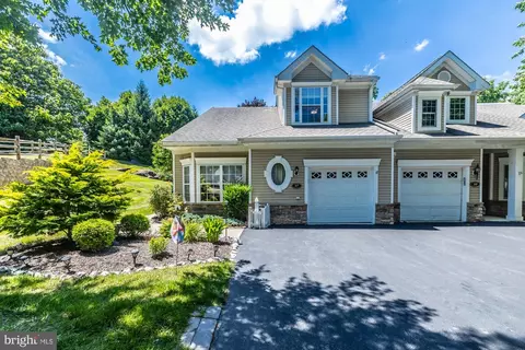 57 Dresner Cir, Marcus Hook, PA 19061