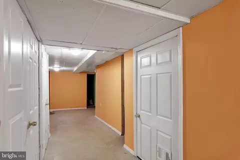 Entry Way - 68 Lamport Rd, Upper Darby, PA 19082 photo 5 of 5