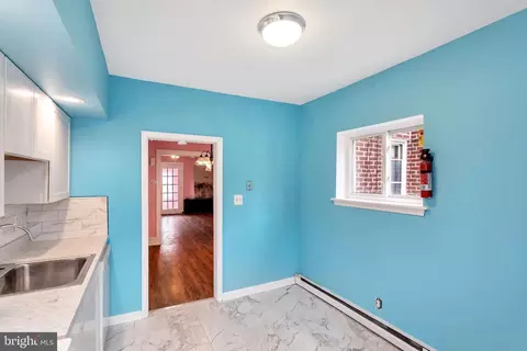 Entry Way - 68 Lamport Rd, Upper Darby, PA 19082 photo 3 of 5
