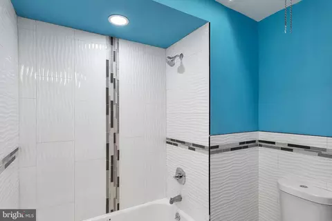 Bath - 68 Lamport Rd, Upper Darby, PA 19082 photo 2 of 2