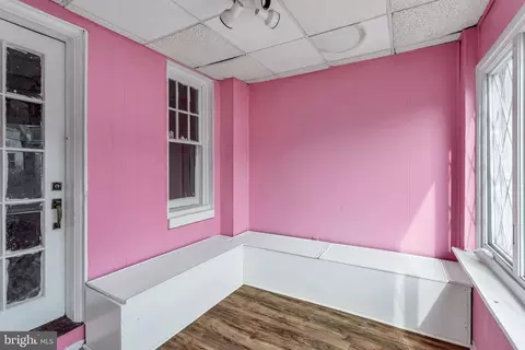 Entry Way - 68 Lamport Rd, Upper Darby, PA 19082 photo 1 of 5