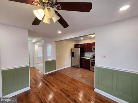 Entry Way - 32 Walnut St, Marcus Hook, PA 19061 photo 1 of 5