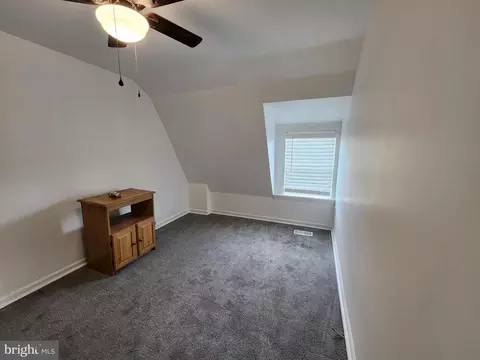 Bedroom - 32 Walnut St, Marcus Hook, PA 19061 photo 3 of 4