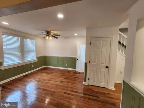 Living - 32 Walnut St, Marcus Hook, PA 19061 photo 1 of 2