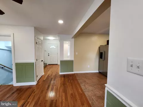 Entry Way - 32 Walnut St, Marcus Hook, PA 19061 photo 2 of 5