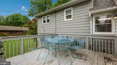 Exterior - 302 Scott Ln, Wallingford, PA 19086 photo 4 of 6