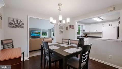 Dining - 302 Scott Ln, Wallingford, PA 19086 photo 1 of 2