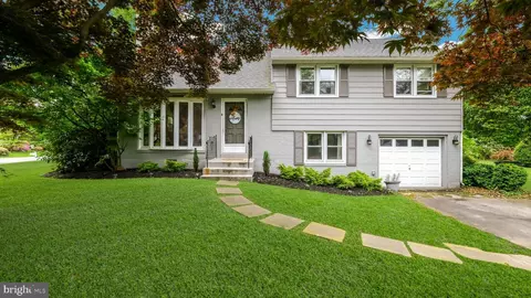 302 Scott Ln, Wallingford, PA 19086