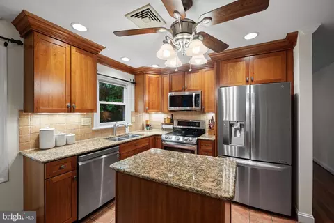 381 Grange Rd # A, Wayne, PA 19087 photo 18
