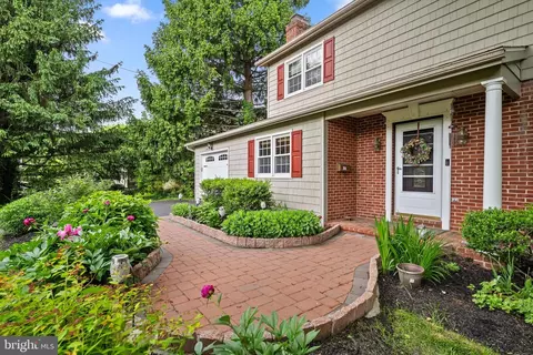 381 Grange Rd # A, Wayne, PA 19087 photo 2