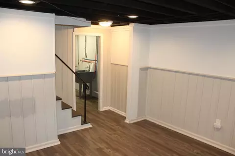 Entry Way - 343 Hampden Rd, Upper Darby, PA 19082 photo 4 of 5