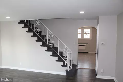 Entry Way - 343 Hampden Rd, Upper Darby, PA 19082 photo 2 of 5
