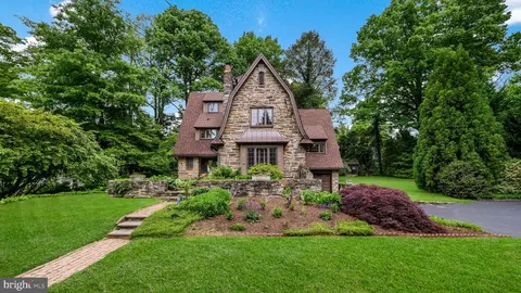 612 N Chester Rd, Swarthmore, PA 19081