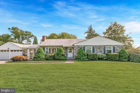 1003 Richmond Rd, Broomall, PA 19008