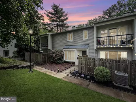 161 E Kenilworth Cir, Newtown Square, PA 19073
