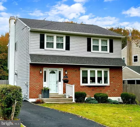 607 Autumn Ln, Media, PA 19063