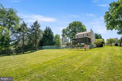 Exterior - 2422 E Colonial Dr, Boothwyn, PA 19061 photo 9 of 9