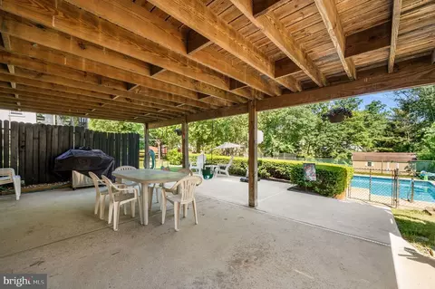 Exterior - 2422 E Colonial Dr, Boothwyn, PA 19061 photo 6 of 9