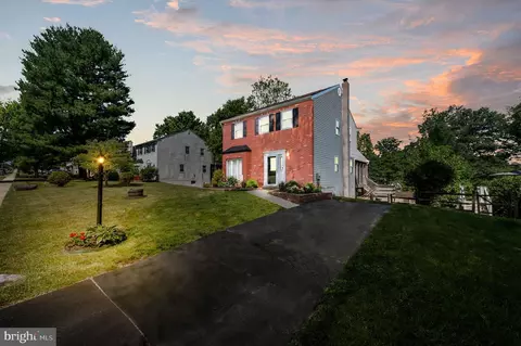 2422 E Colonial Dr, Boothwyn, PA 19061