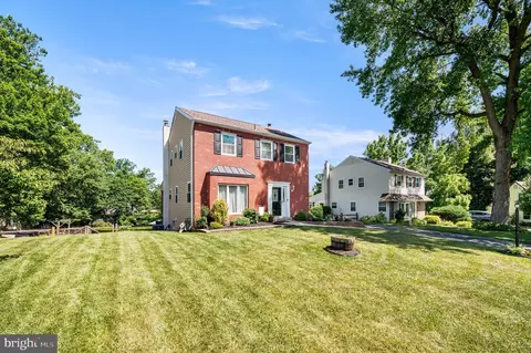 Exterior - 2422 E Colonial Dr, Boothwyn, PA 19061 photo 4 of 9