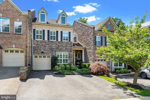 1277 Brookstone Dr, Garnet Valley, PA 19060