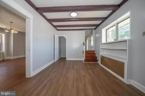 Entry Way - 7773 Wayne Ave, Upper Darby, PA 19082 photo 3 of 18