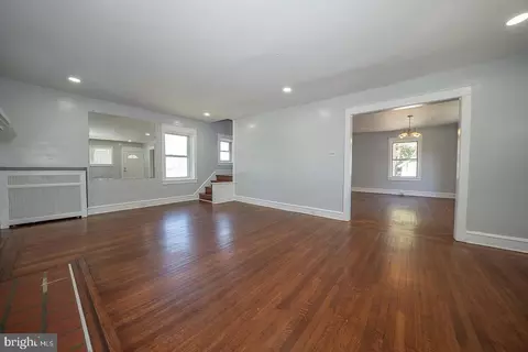 Living - 7773 Wayne Ave, Upper Darby, PA 19082 photo 6 of 10