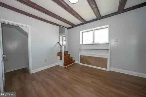 Entry Way - 7773 Wayne Ave, Upper Darby, PA 19082 photo 2 of 18