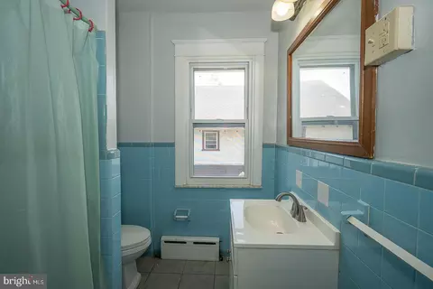 Bath - 7773 Wayne Ave, Upper Darby, PA 19082 photo 3 of 5