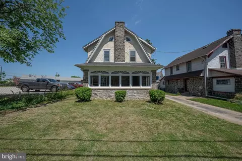 Exterior - 7773 Wayne Ave, Upper Darby, PA 19082 photo 7 of 8