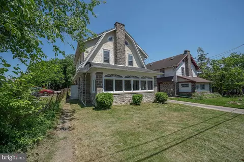 Exterior - 7773 Wayne Ave, Upper Darby, PA 19082 photo 6 of 8