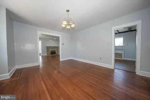 Living - 7773 Wayne Ave, Upper Darby, PA 19082 photo 10 of 10