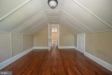 Entry Way - 7773 Wayne Ave, Upper Darby, PA 19082 photo 16 of 18