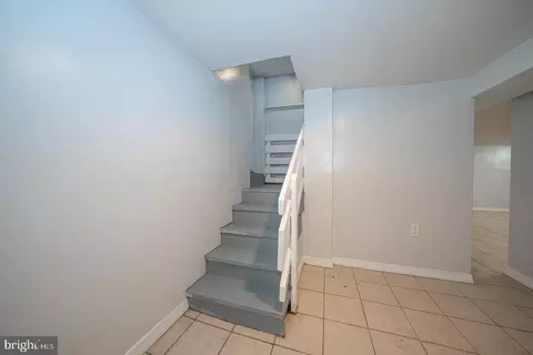 Entry Way - 7773 Wayne Ave, Upper Darby, PA 19082 photo 17 of 18