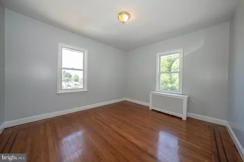Bedroom - 7773 Wayne Ave, Upper Darby, PA 19082 photo 3 of 3