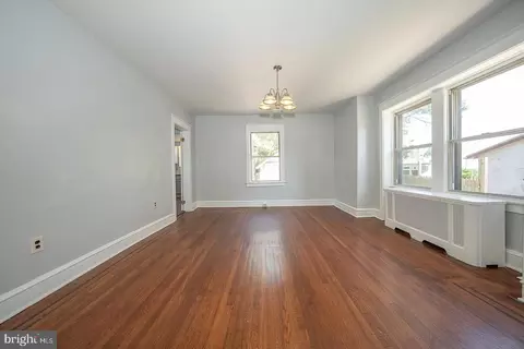 Living - 7773 Wayne Ave, Upper Darby, PA 19082 photo 8 of 10