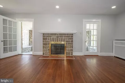 Living - 7773 Wayne Ave, Upper Darby, PA 19082 photo 2 of 10